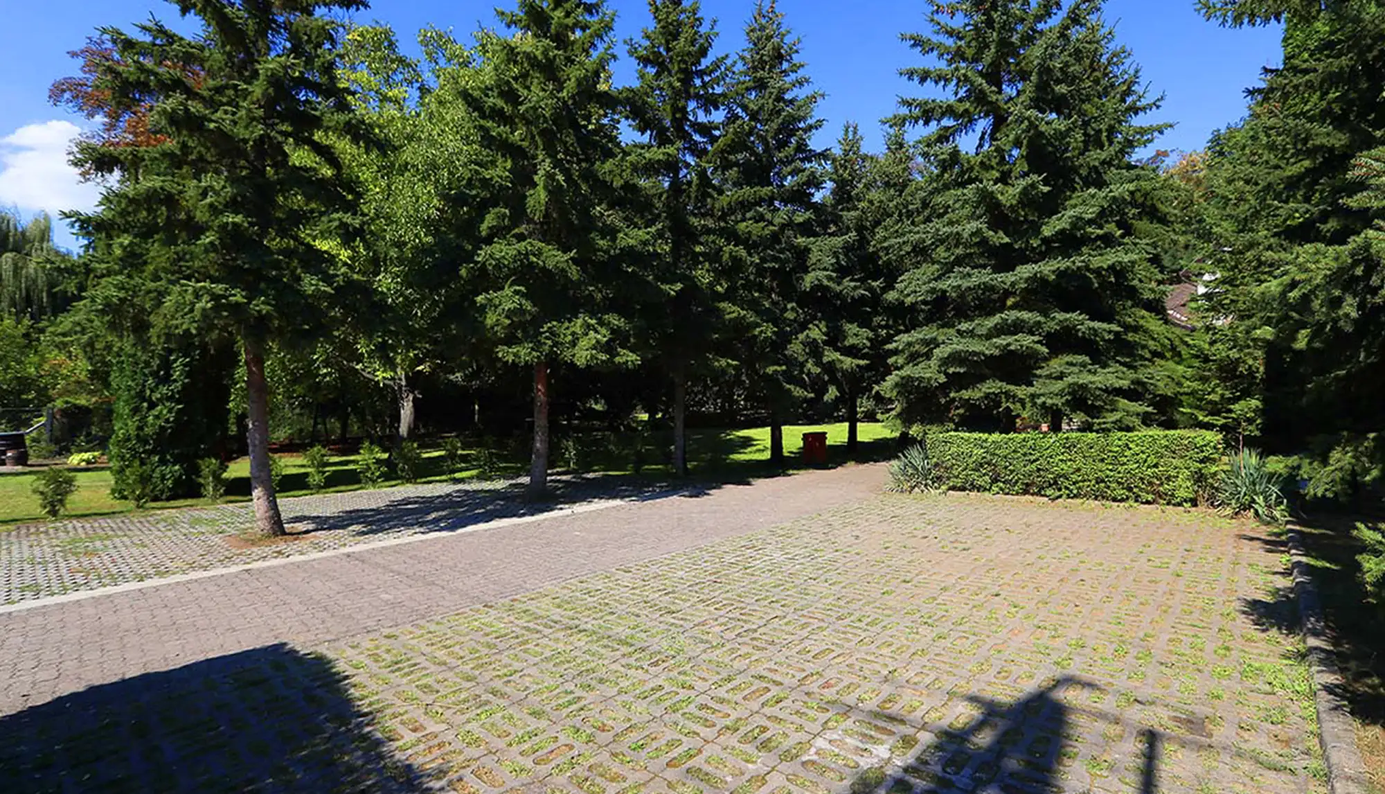Tulipán Garden + rendezvényhelyszín + csoportos rendezvények + természetközeli helyszín